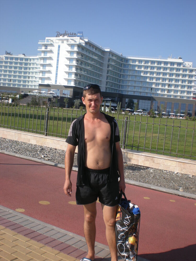  46200688  Dmitry, 43 ,    