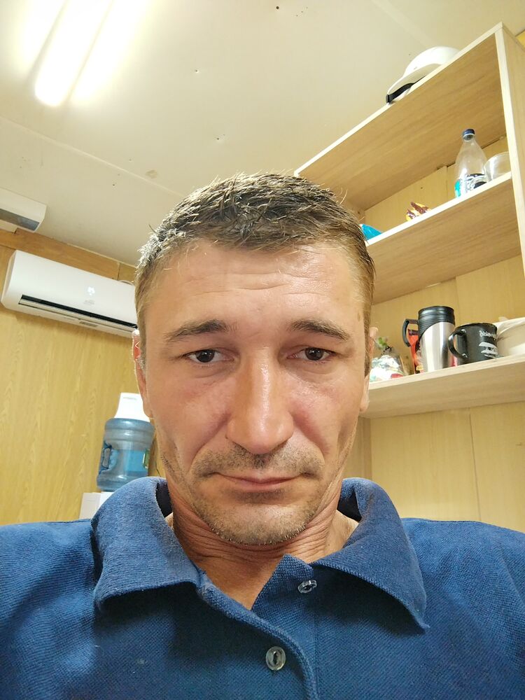  46037178  Milisav, 40 ,    