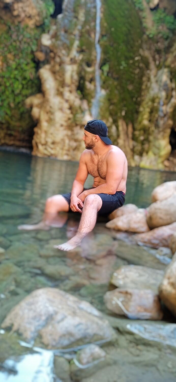  Oued Sly,   Djillali, 25 ,   ,   