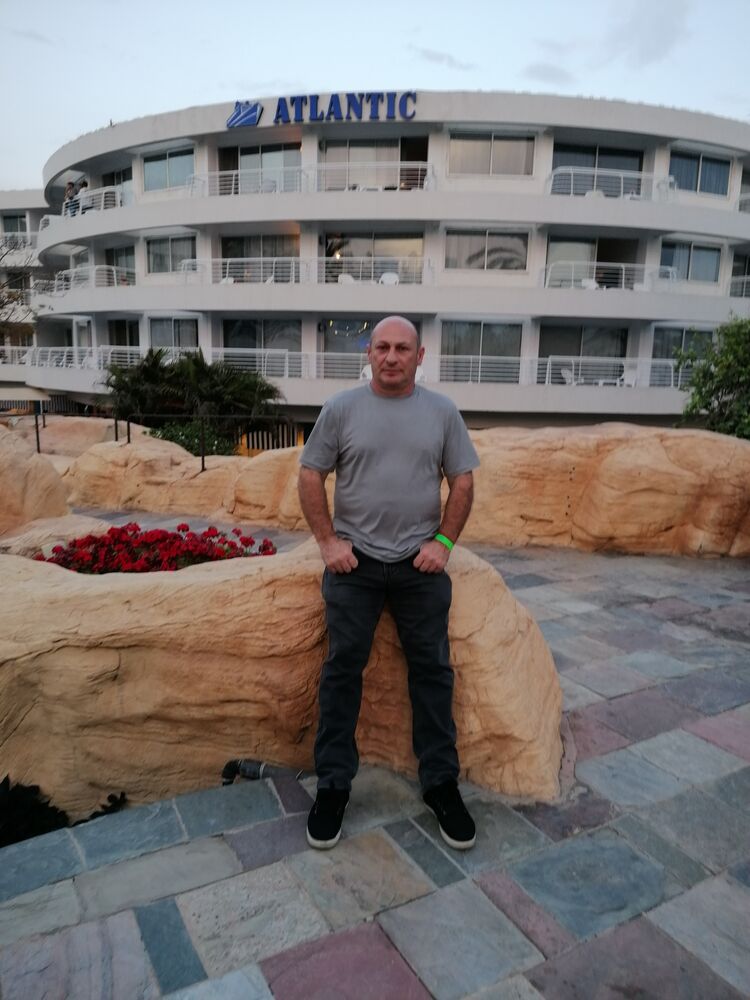  53313898  Vladimir, 51 ,    