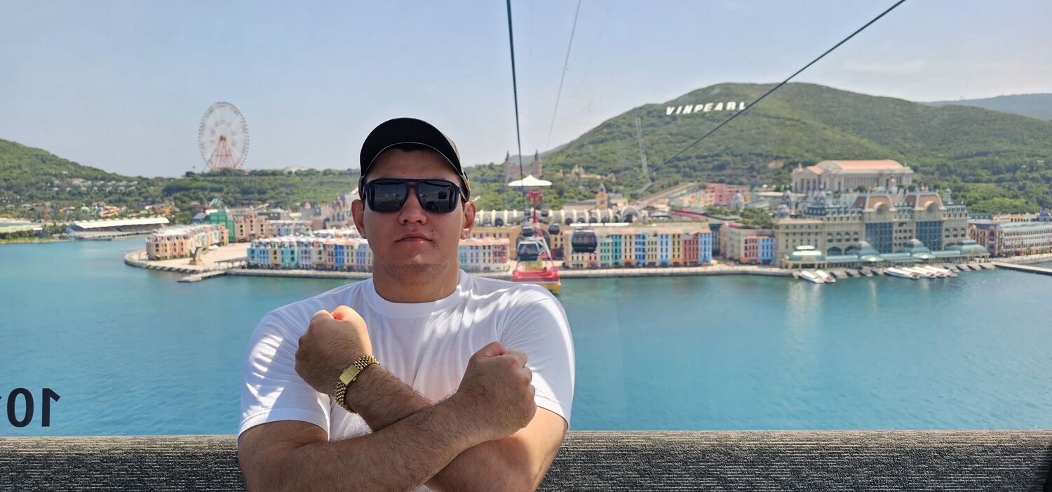  -,   Anuar, 37 ,   ,   