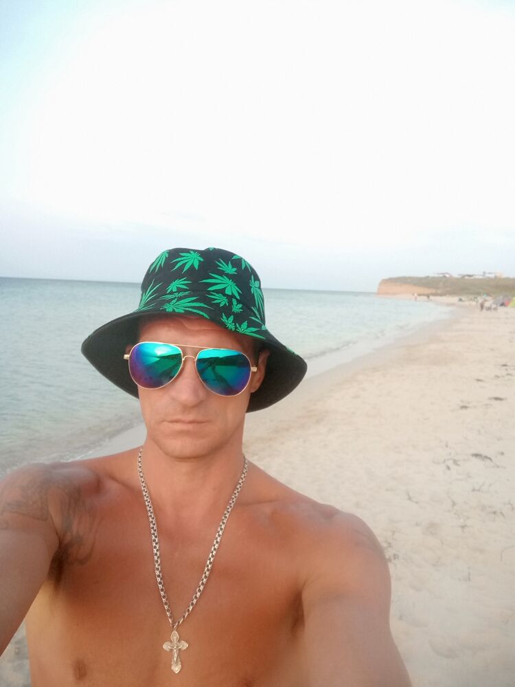  ,   Aleks, 34 ,   ,   