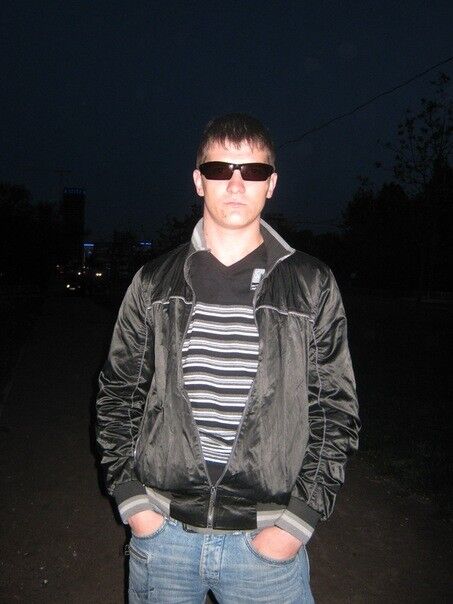  10425808  Konstantin, 37 ,    