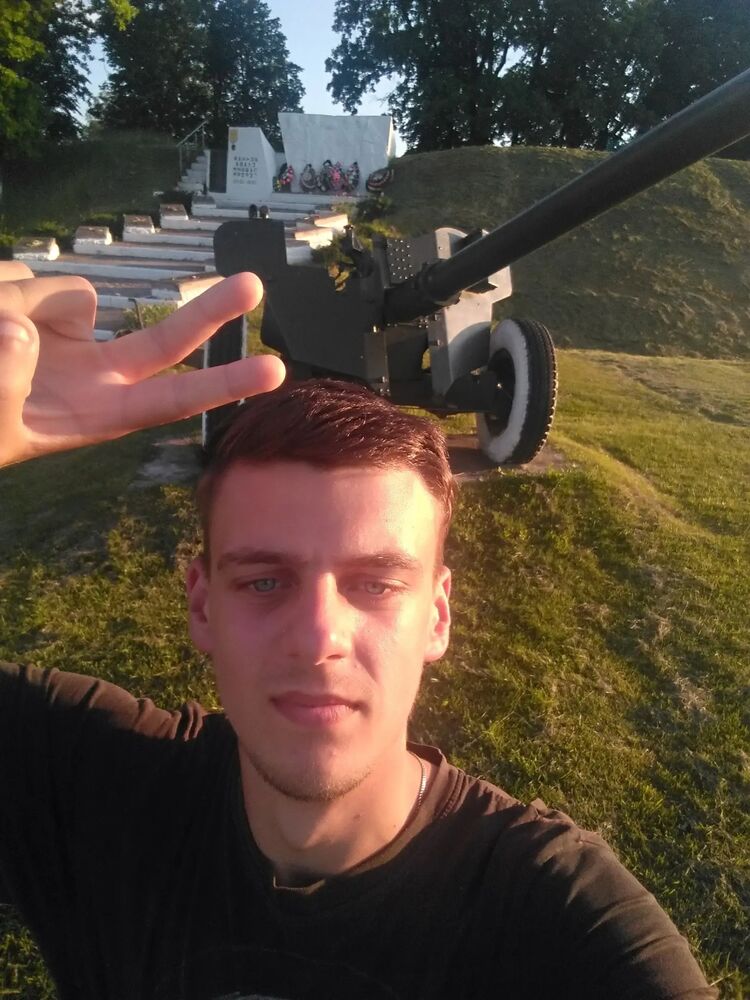  46844058  , 24 ,    