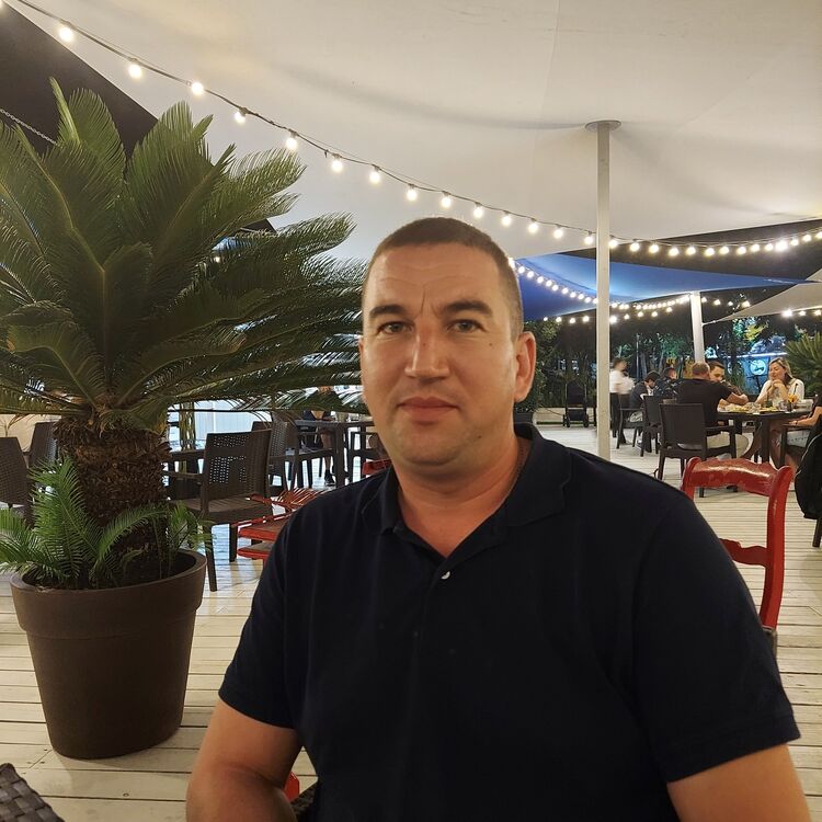  48280928  Mihai, 34 ,    