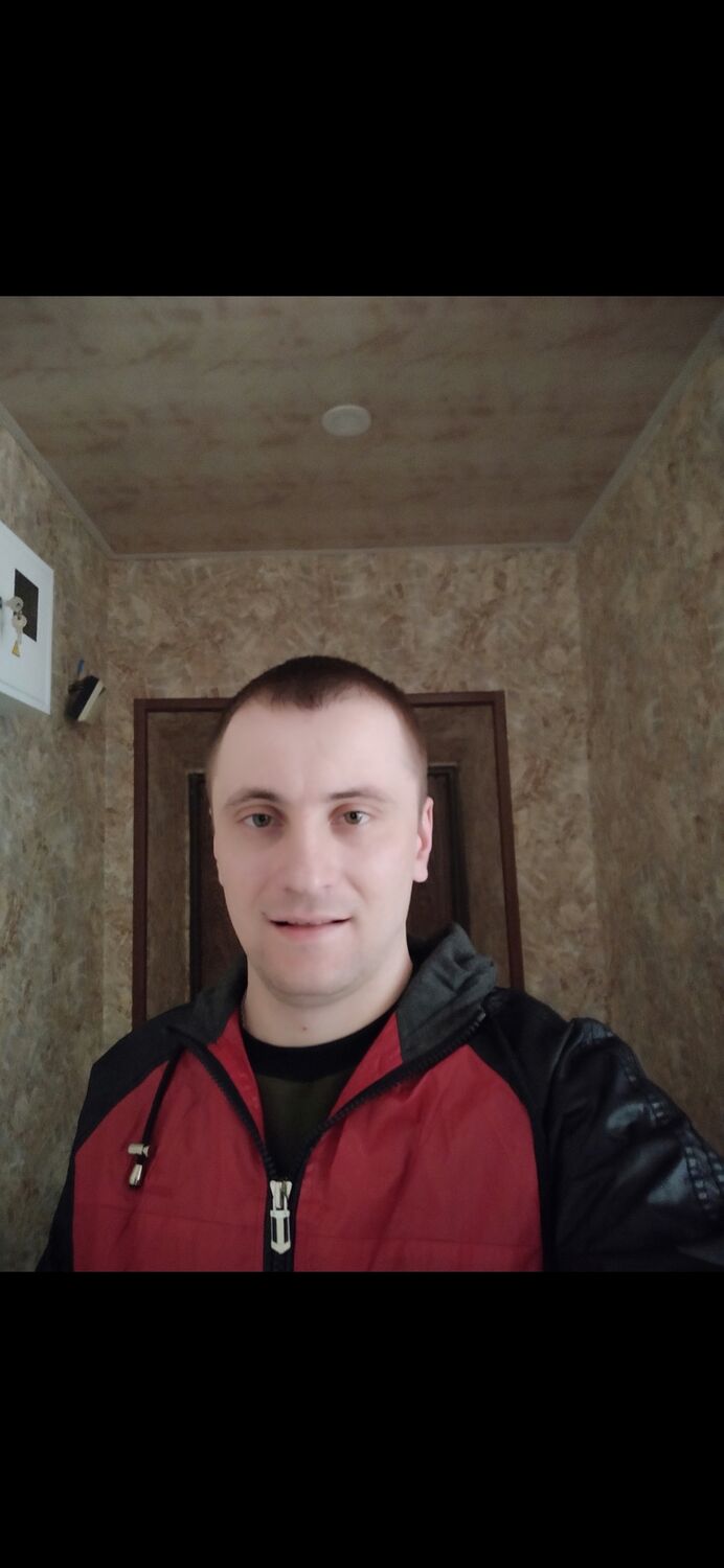 40311708  Anton, 33 ,    