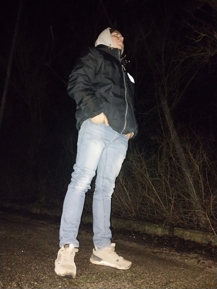  42777488  , 22 ,    