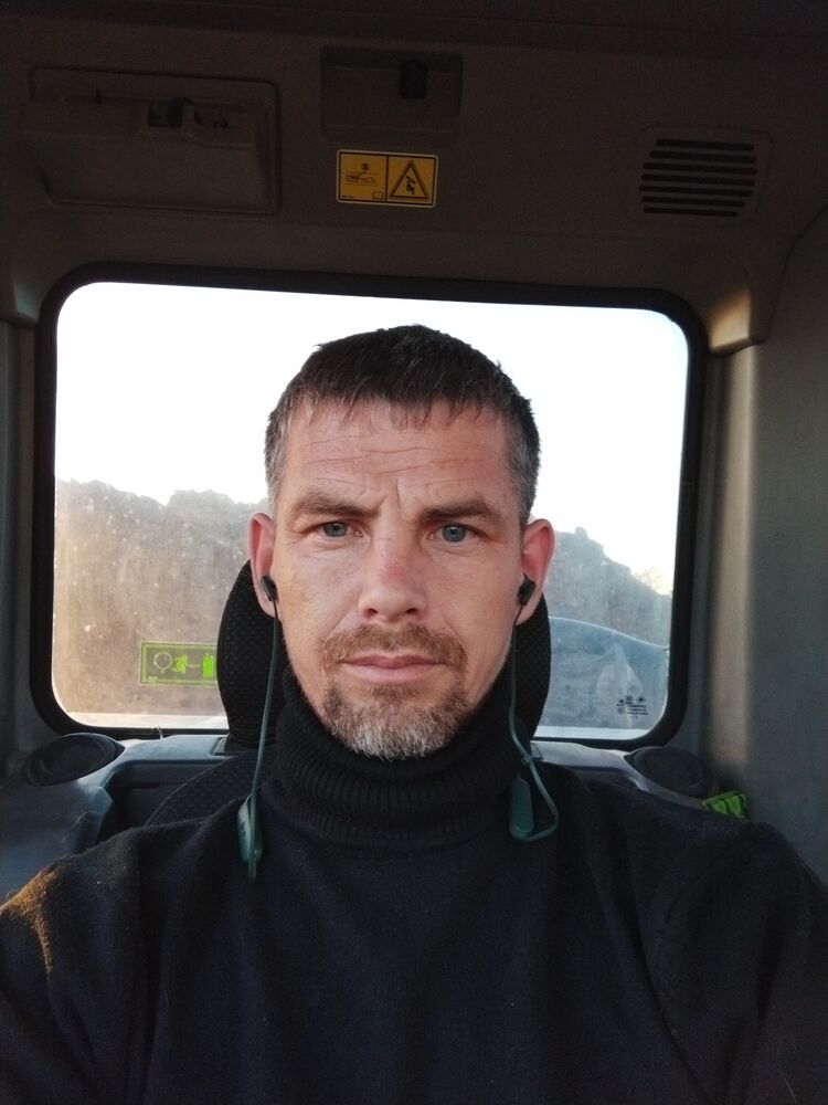  ,   Vlad, 41 ,   ,   