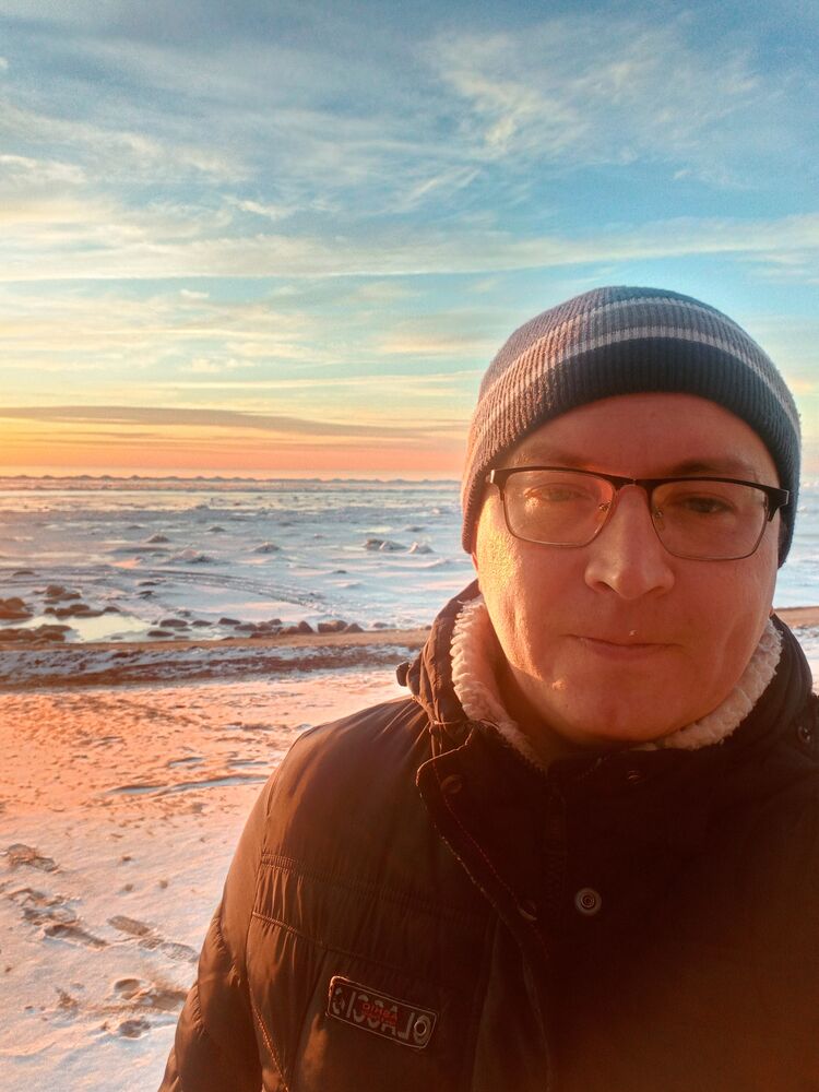  ,   Artyom, 36 ,   ,   