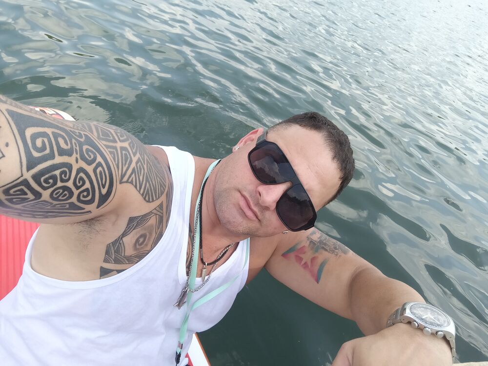  44647978  Alber, 37 ,    