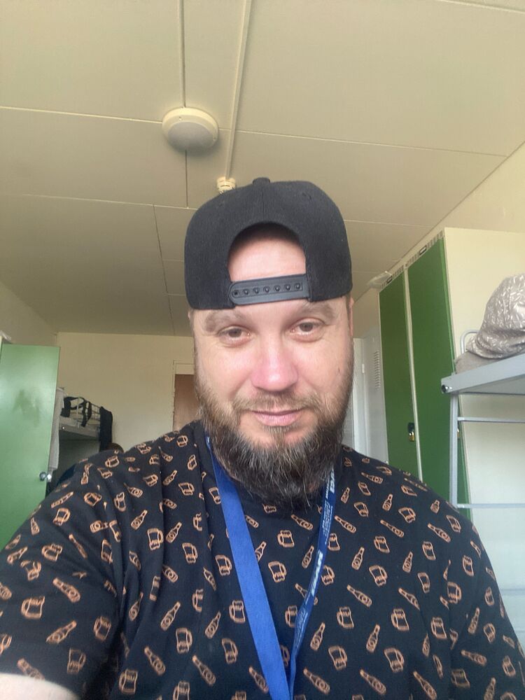  53530968  Ivan, 39 ,    