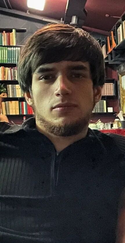  53694588  Arsen, 21 ,    