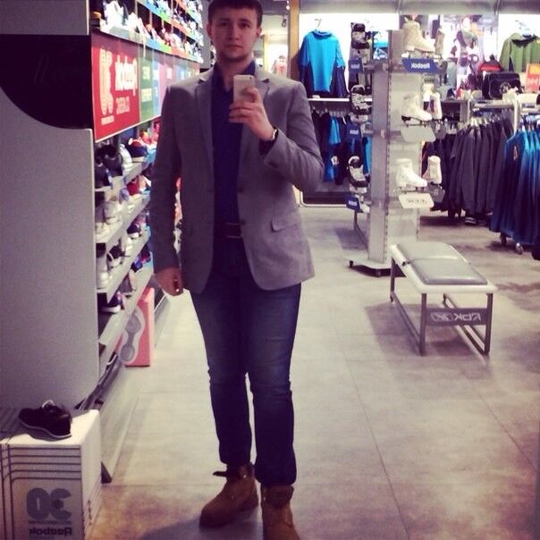  ,   Sergey, 32 ,   