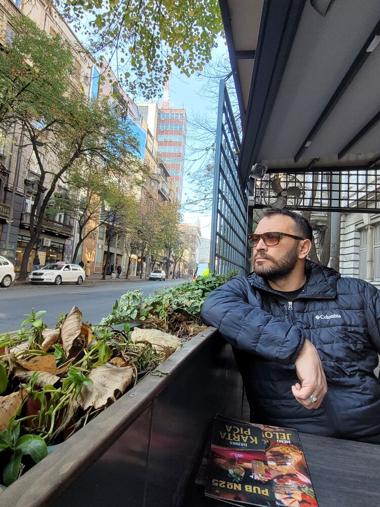  54517558  Erdincee, 39 ,    