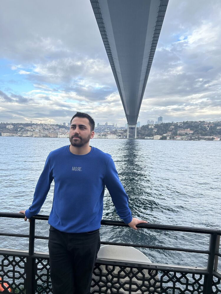  48503938  Ferhat, 32 ,    