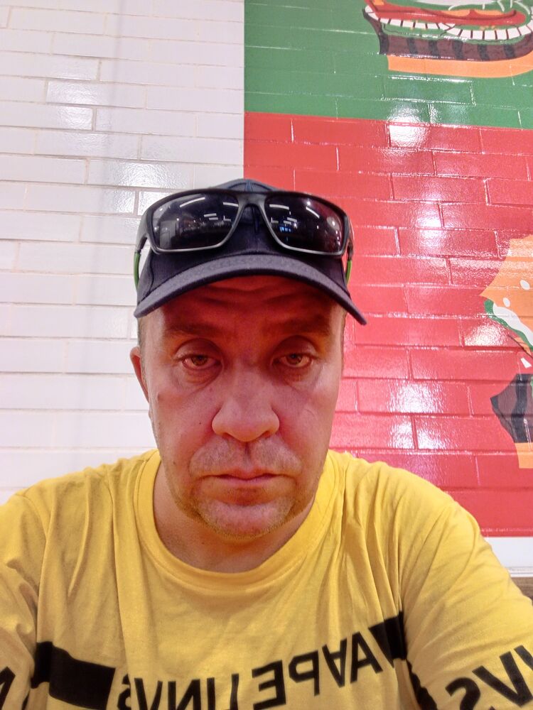  45373638  Sergei, 41 ,    