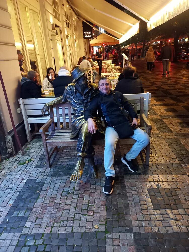  33837258  Nikolay, 42 ,    Praha