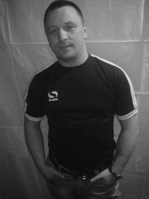  8647018  Aleksandr, 44 ,    