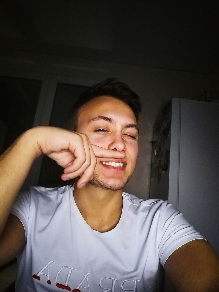  33499318  Roni, 21 ,    