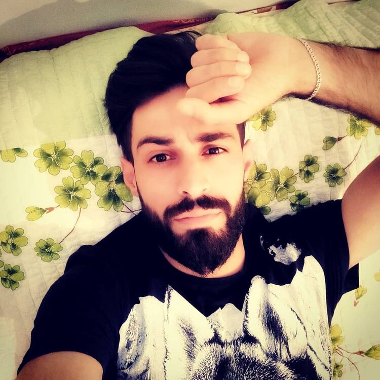  22720908  Zaur, 37 ,    