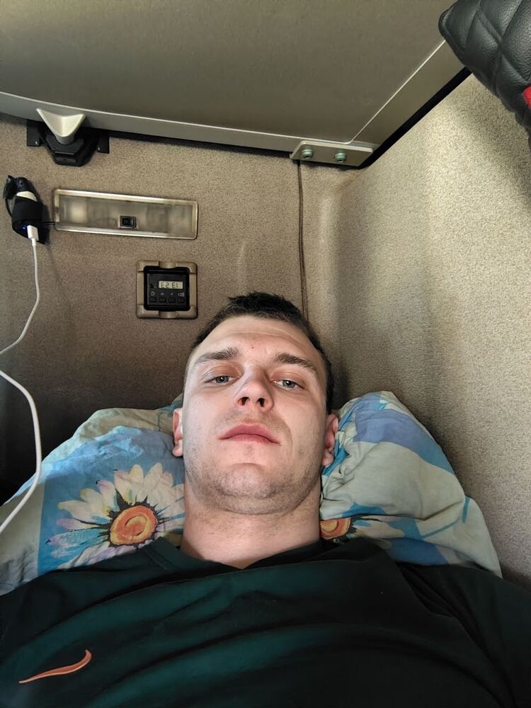  46912768  Artem, 27 ,    