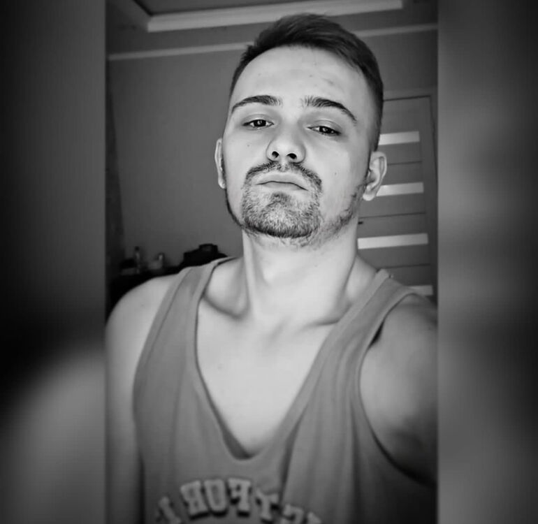  36924058  Sandu, 26 ,    