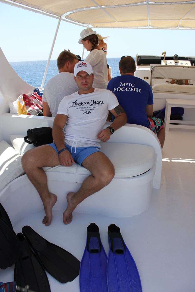  ,   Alex, 47 ,   ,   , c 