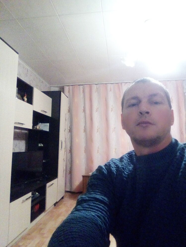  18452508  Evgeniy, 49 ,    