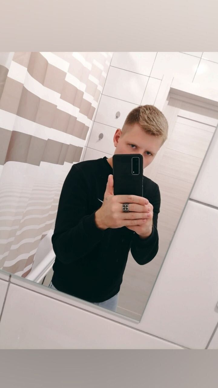  47777218  Alexander, 27 ,    