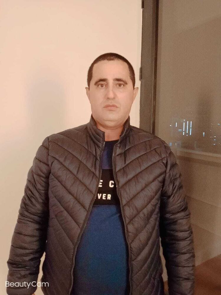  23621048  Emral, 52 ,    