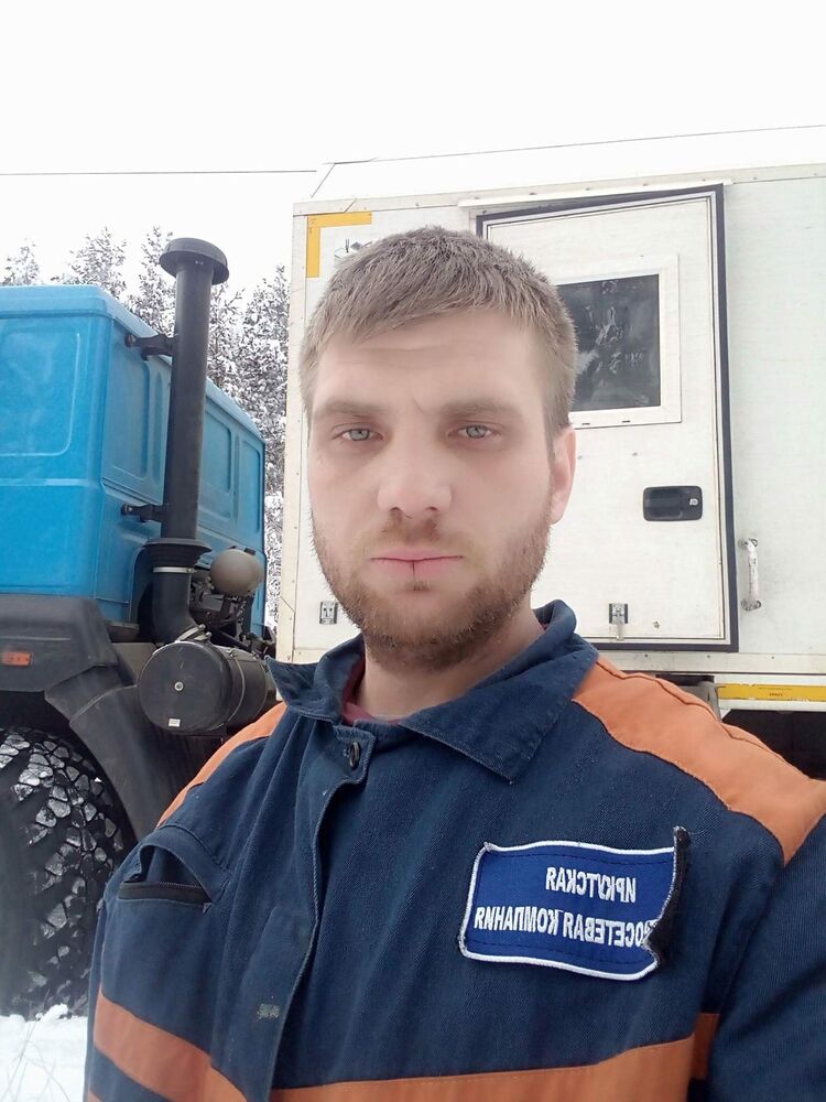  46771618  , 35 ,    