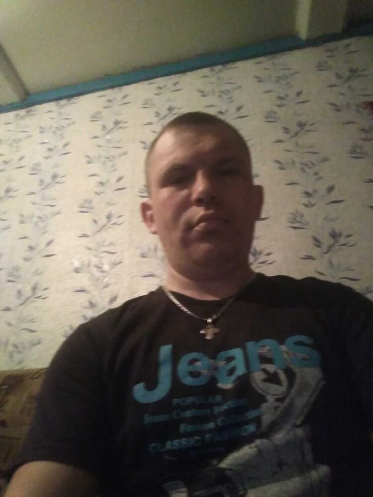  43887308  Volk, 39 ,    