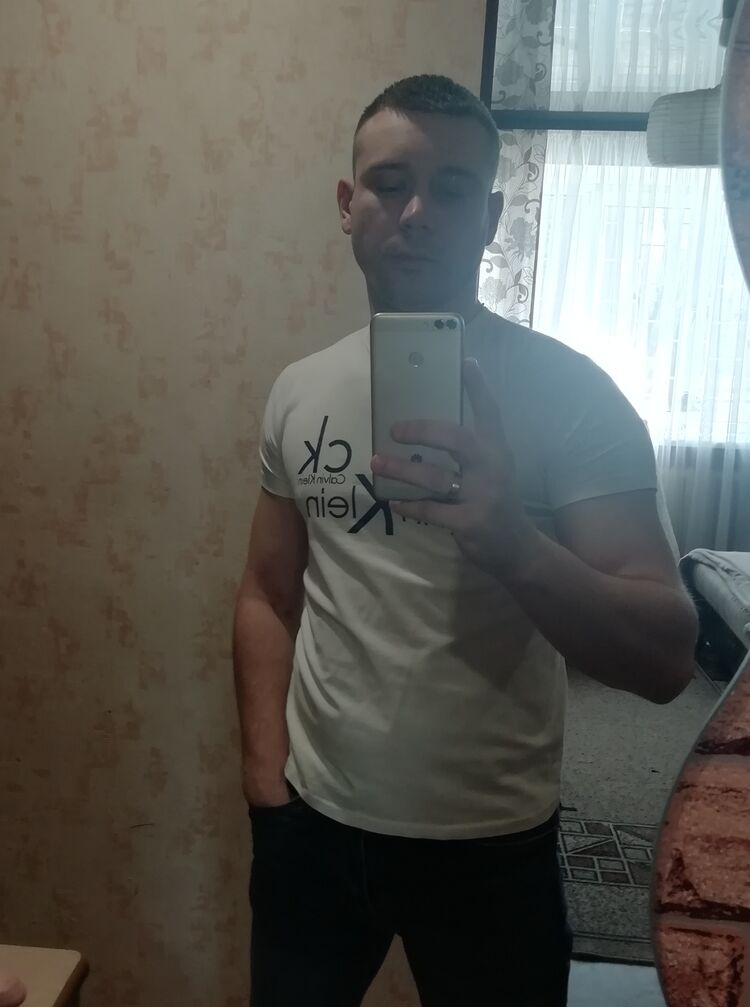  ,   Sergey, 31 ,   