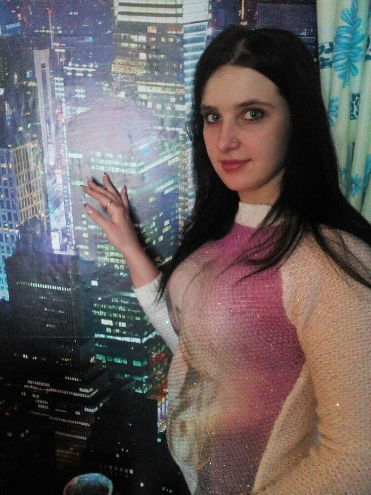  ,   Elena, 32 ,  