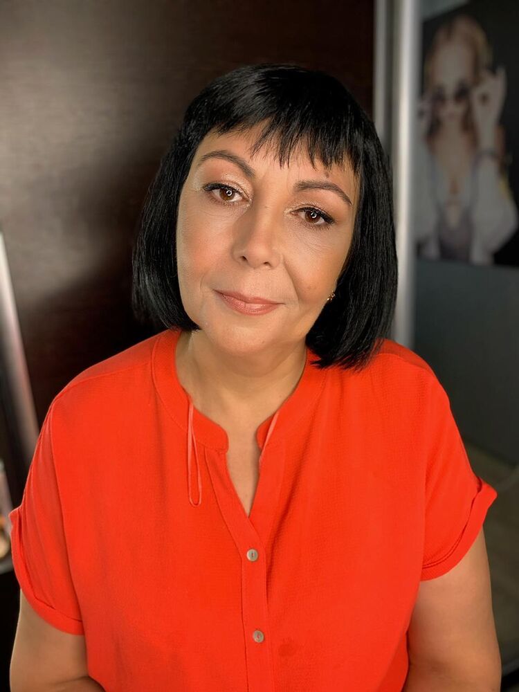  ,   Elena, 58 ,   c 