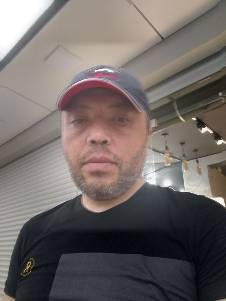  42199648  Rashid, 44 ,    