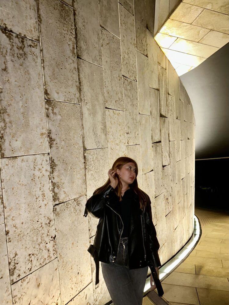  --,   Karina, 21 ,   ,   