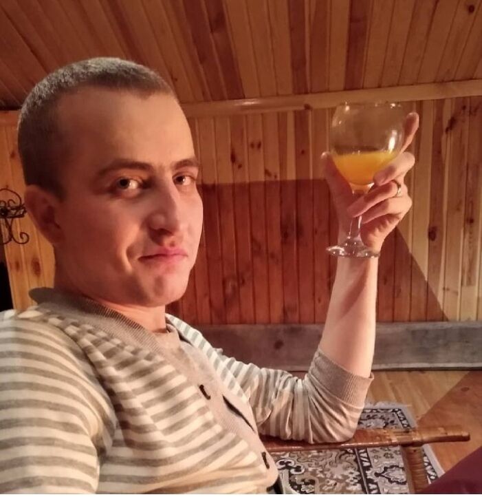  25151378  Dima, 33 ,    