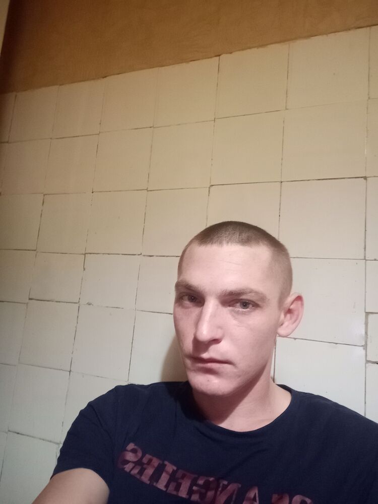  31098478  Ivan, 28 ,    