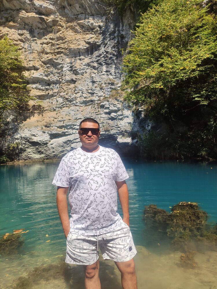  53000888  Renat, 43 ,    