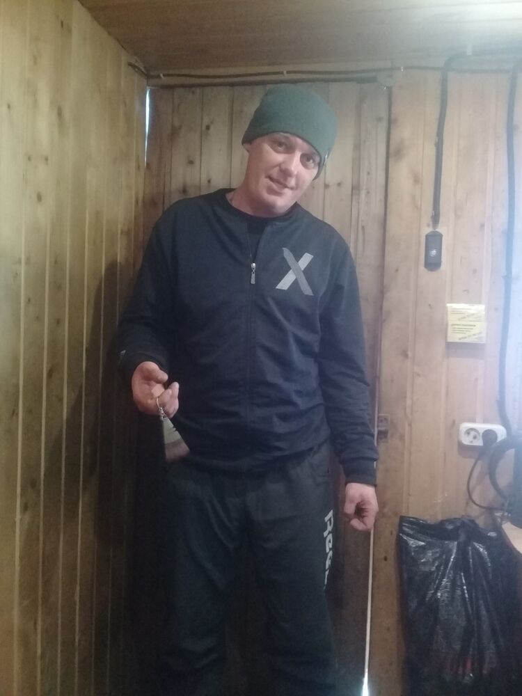  15636098  Aleksei, 43 ,    