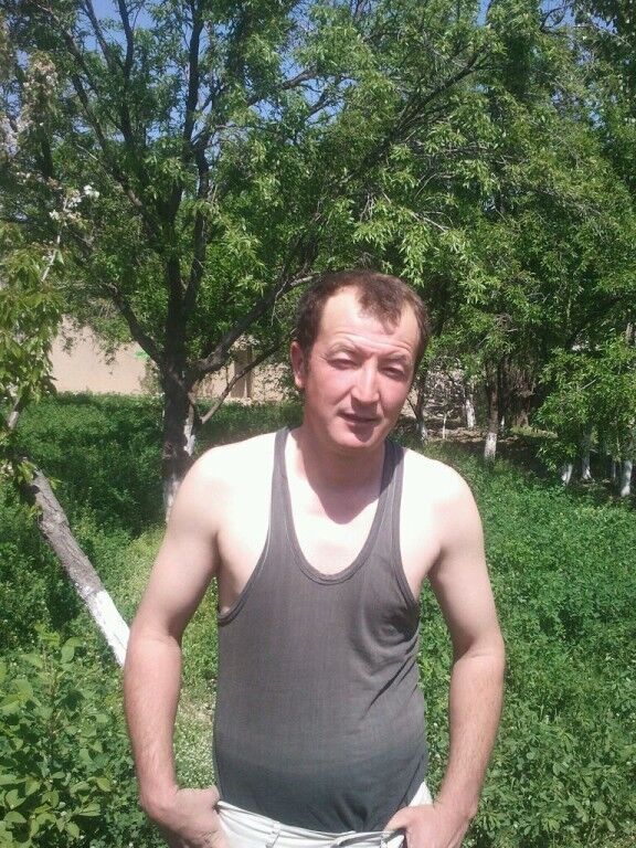  5424368  Ikrom, 40 ,    