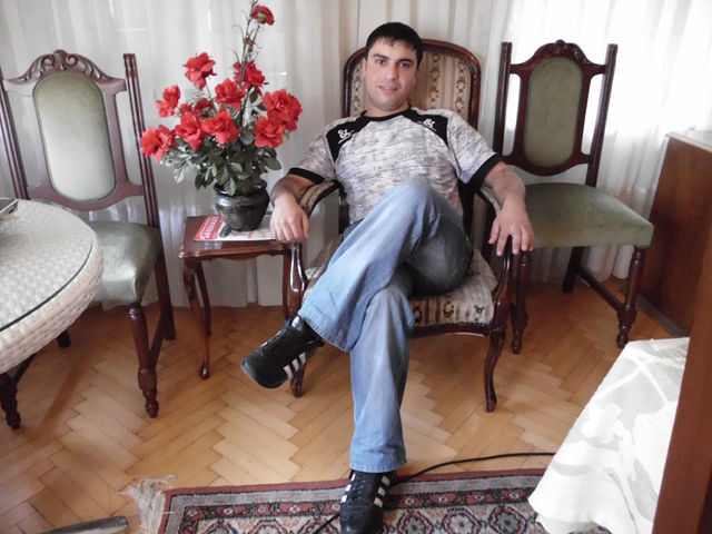  4167328  Serj, 36 ,    