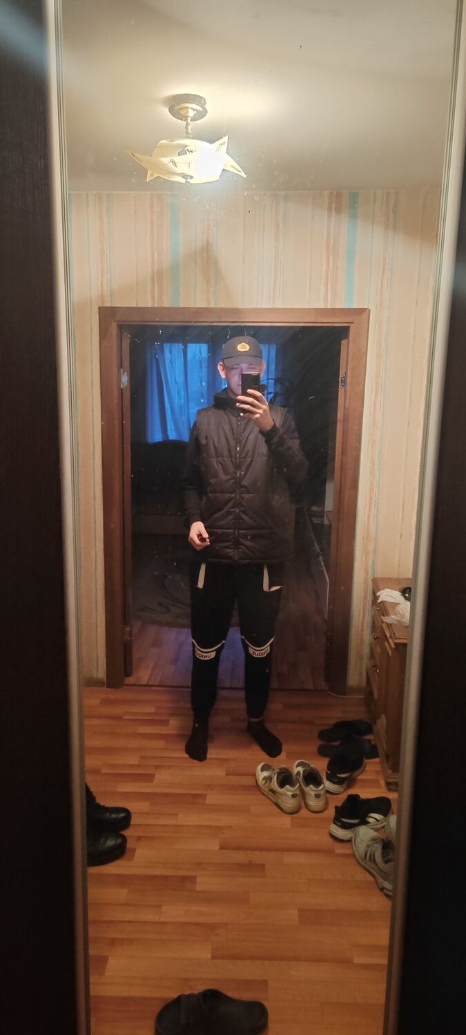  42311828  , 22 ,    
