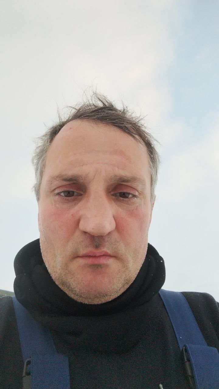  40201848  Sergey, 49 ,    