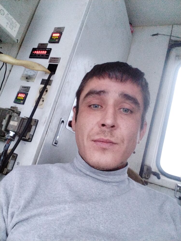  ,   Sergey, 32 ,   ,   