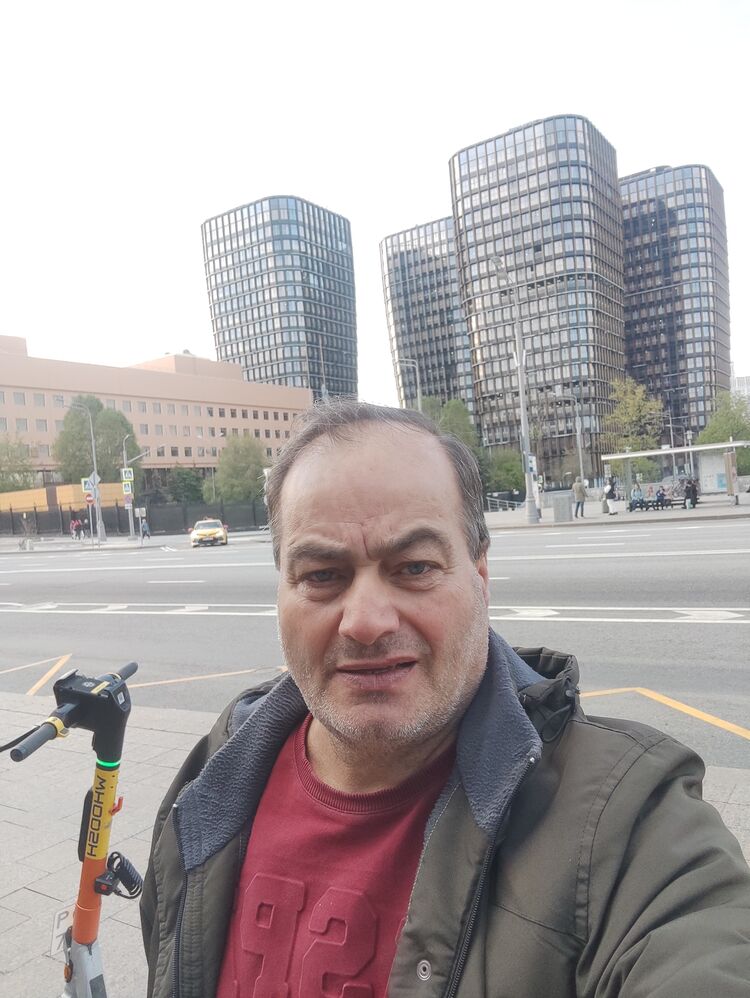  43334048  Sedat, 54 ,    