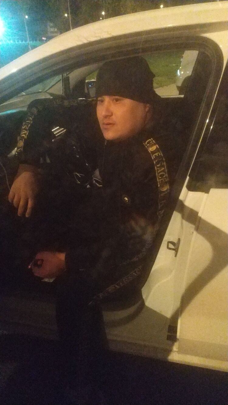  30415328  , 40 ,    