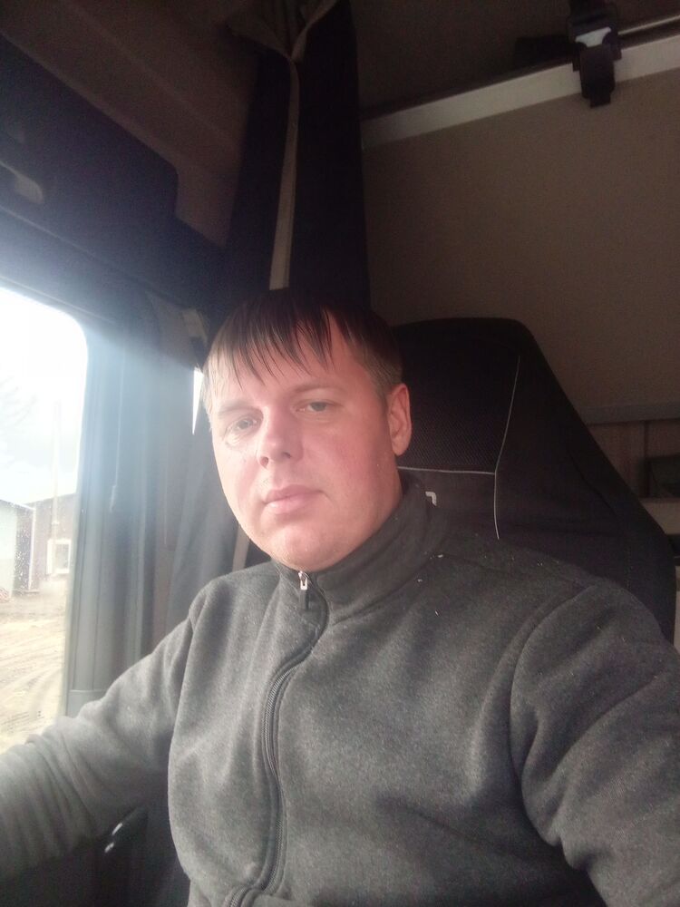  ,   Mikhail, 35 ,   ,   , c , 