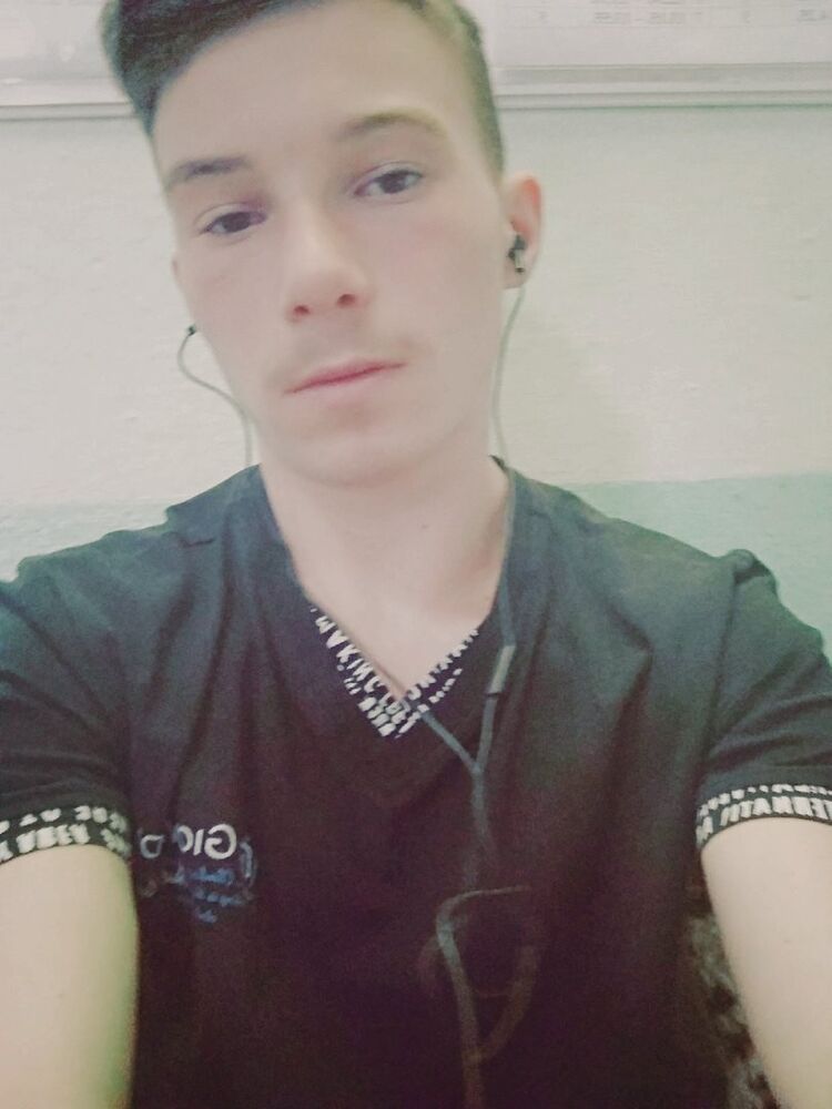  36854958  Alexander, 22 ,    